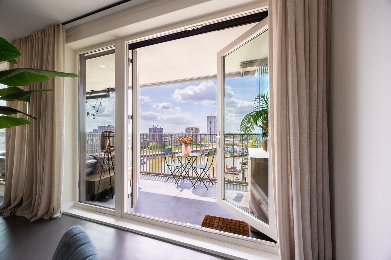 Spacious apartment with Waal river views on the 8th floor - Image 37