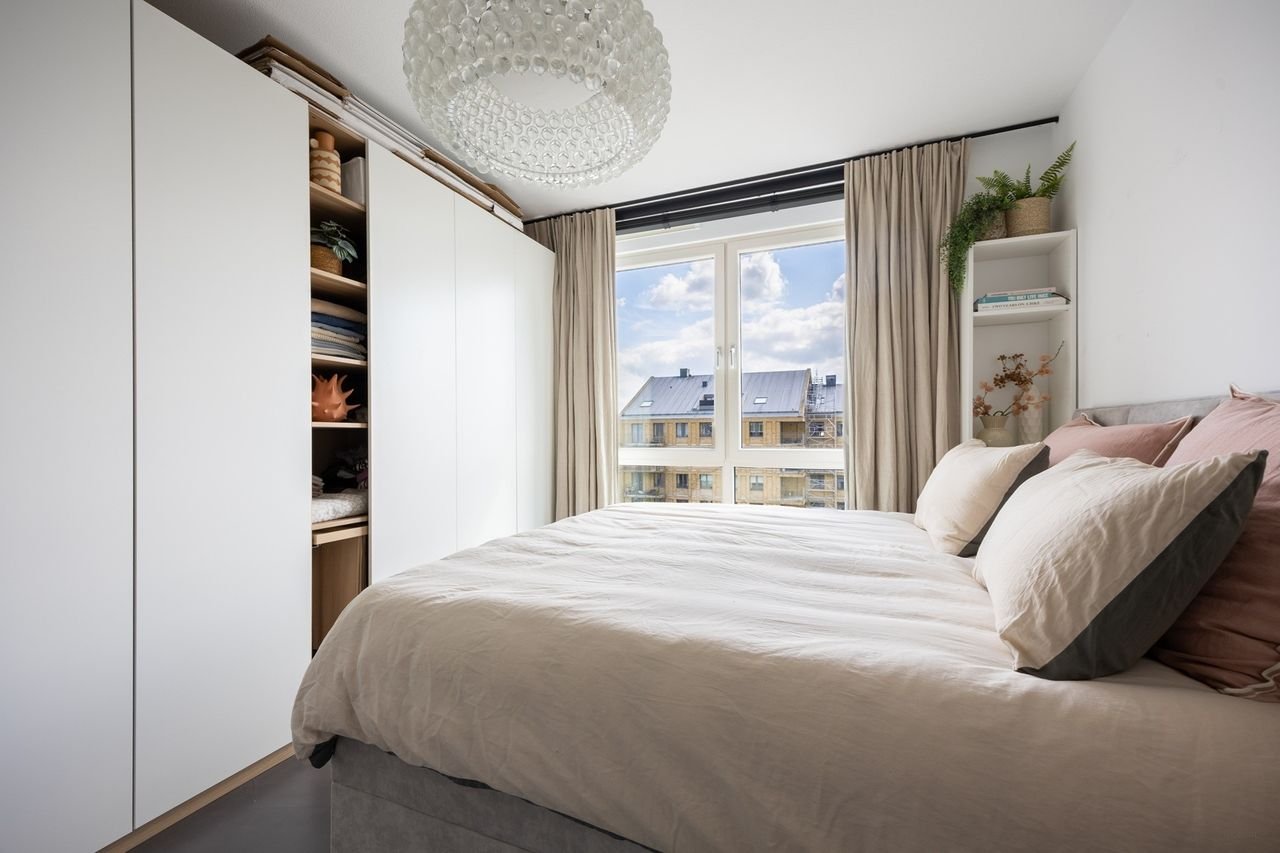 Spacious apartment with Waal river views on the 8th floor - Image 16