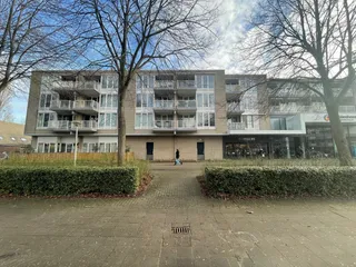 Spacious 3-room apartment with balcony in Middenhoven