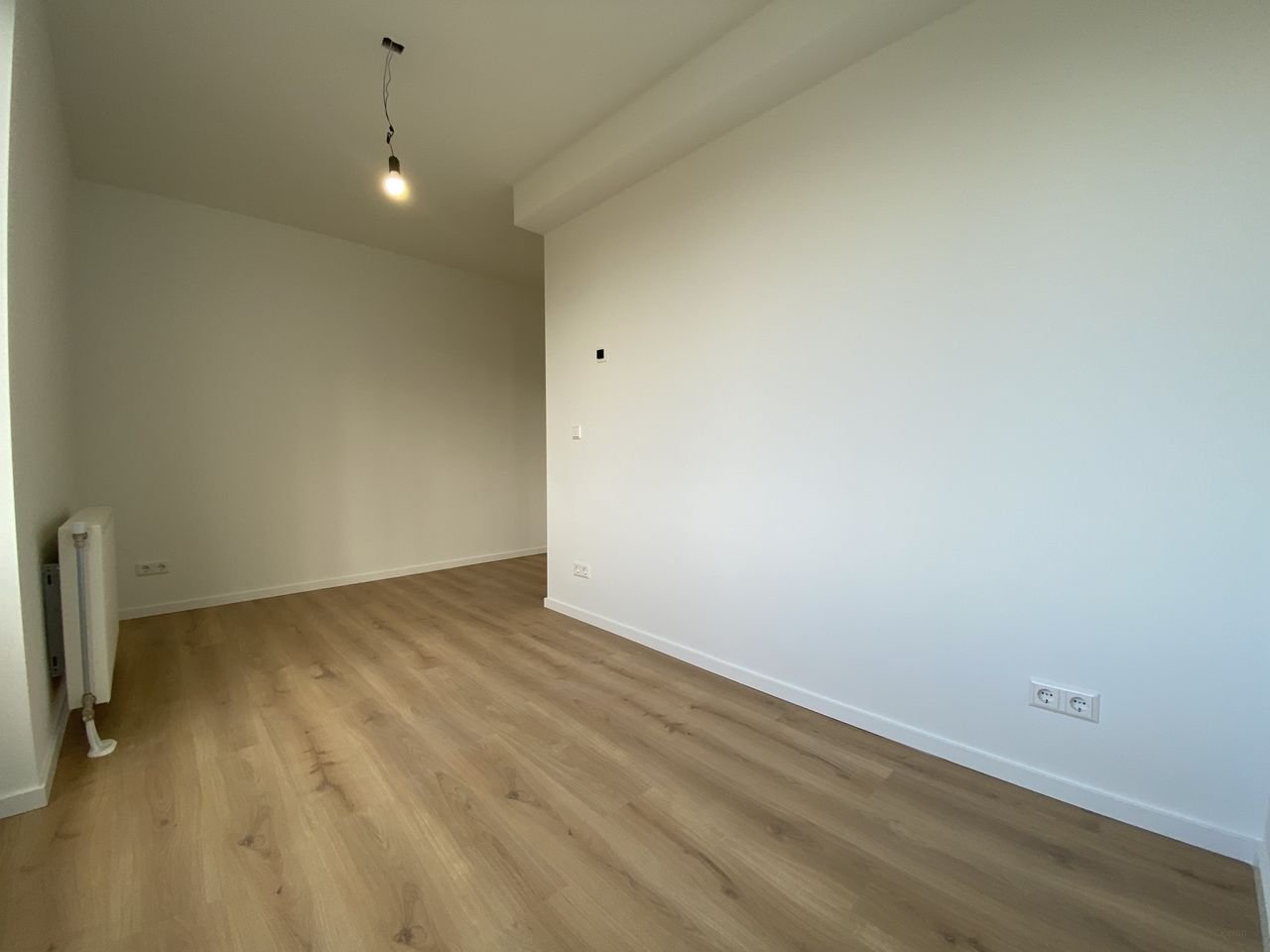 Bright top-floor apartment with a full-length balcony - Image 16