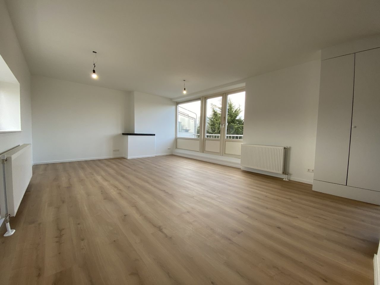 Bright top-floor apartment with a full-length balcony - Image 7