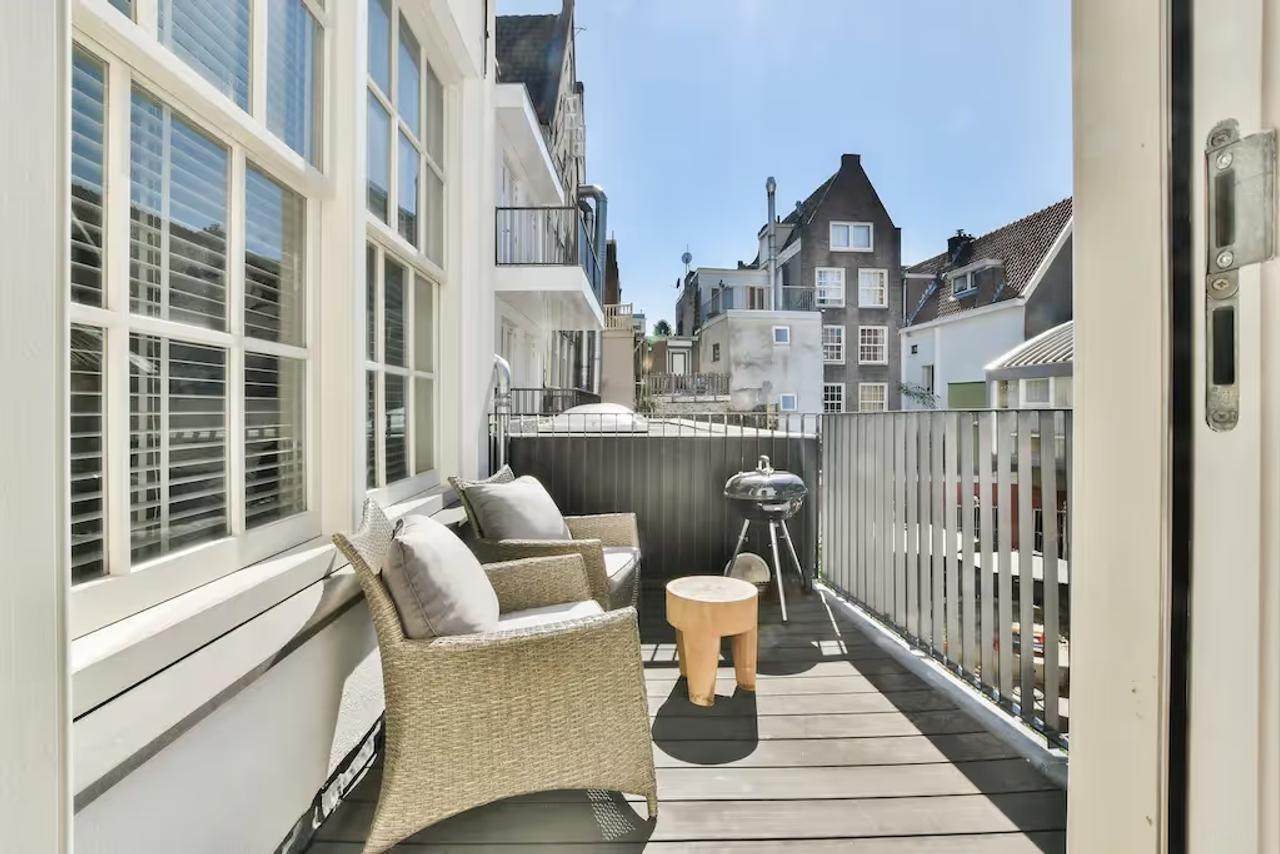 72 m² apartment with balcony on Lange Niezel - Image 3