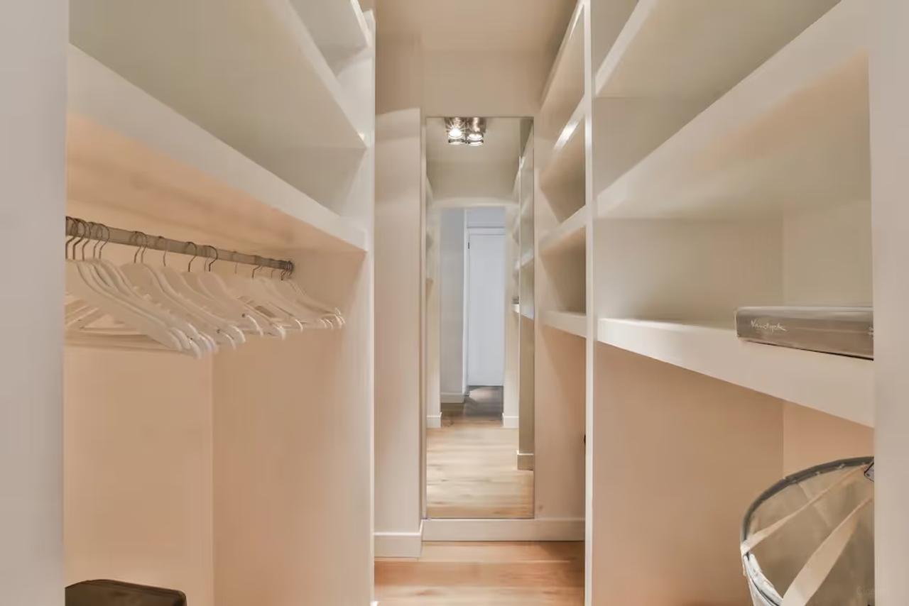 72 m² apartment with balcony on Lange Niezel - Image 13