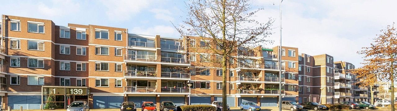 Royaal appartement met garage en breed balkon - Afbeelding 1