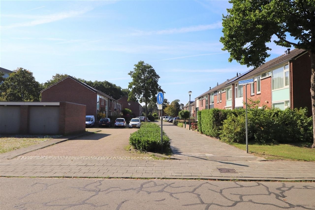 4-bedroom family home in Heusdenhout - Image 31