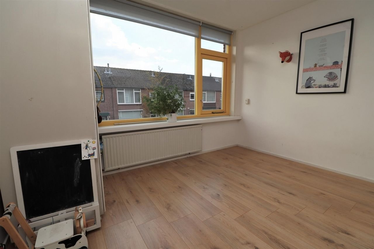 4-bedroom family home in Heusdenhout - Image 9