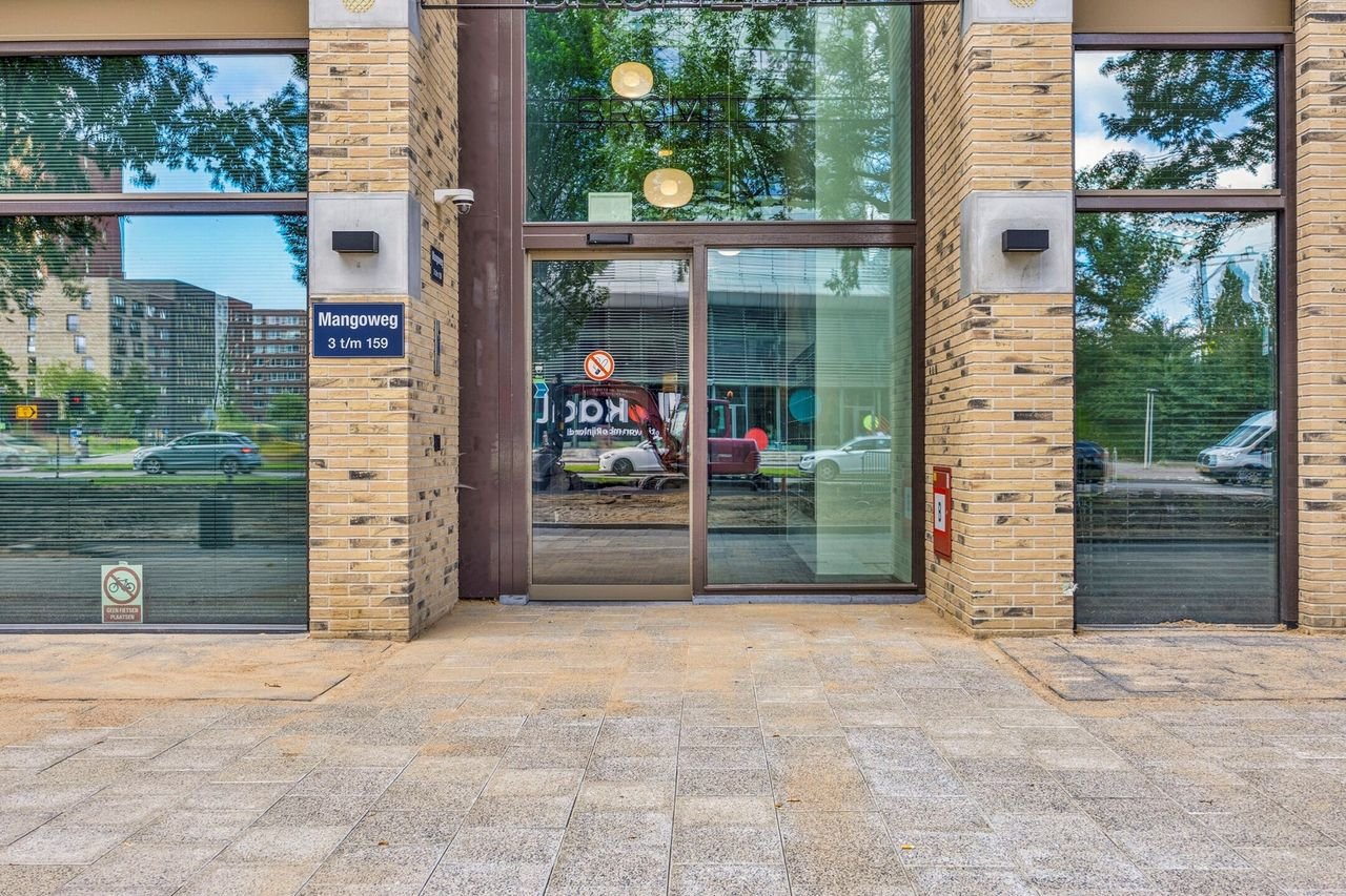 Modern apartment in the Ananas complex - Image 2