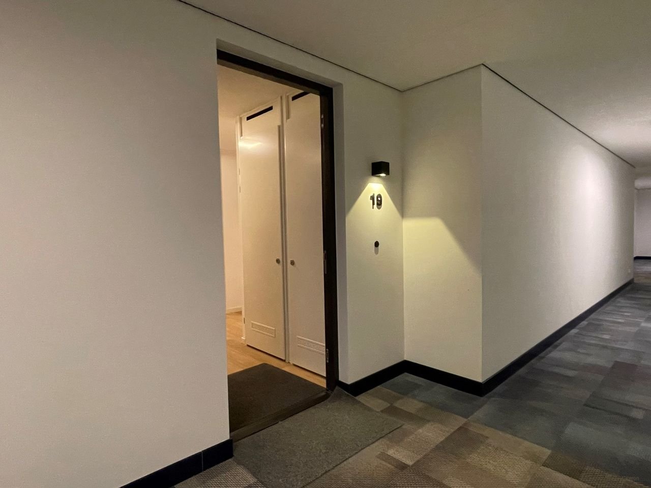 Modern apartment in the Ananas complex - Image 8