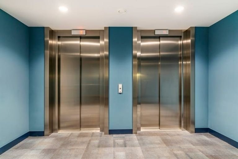 Modern apartment in the Ananas complex - Image 5