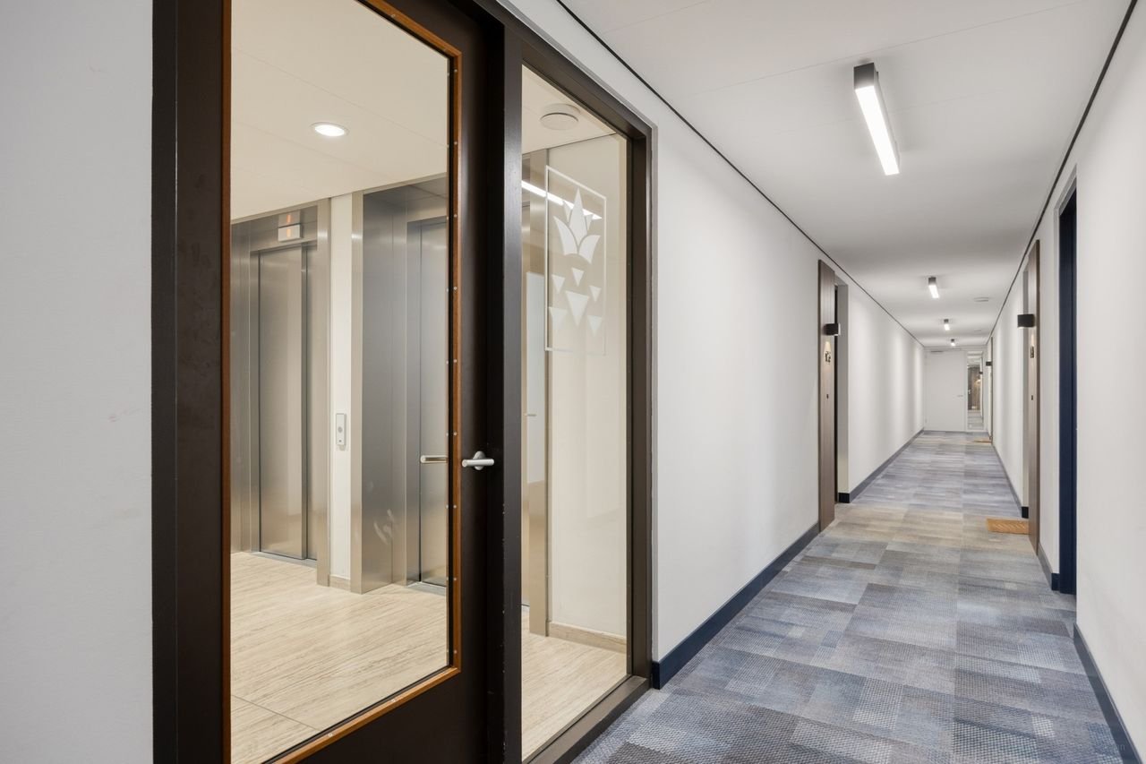 Modern apartment in the Ananas complex - Image 6