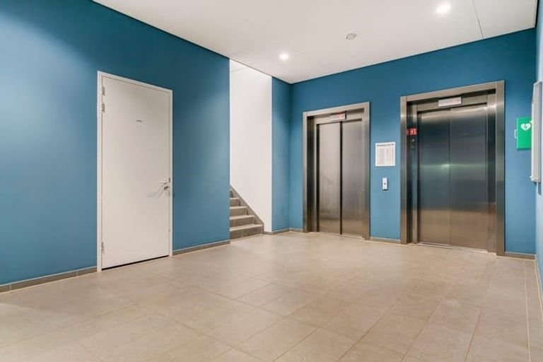 Modern apartment in the Ananas complex - Image 4