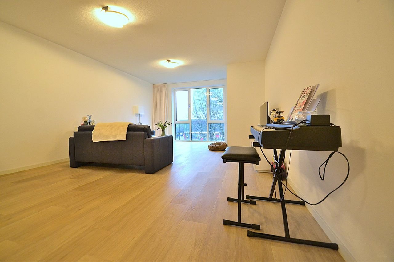 Modern apartment in the Ananas complex - Image 10