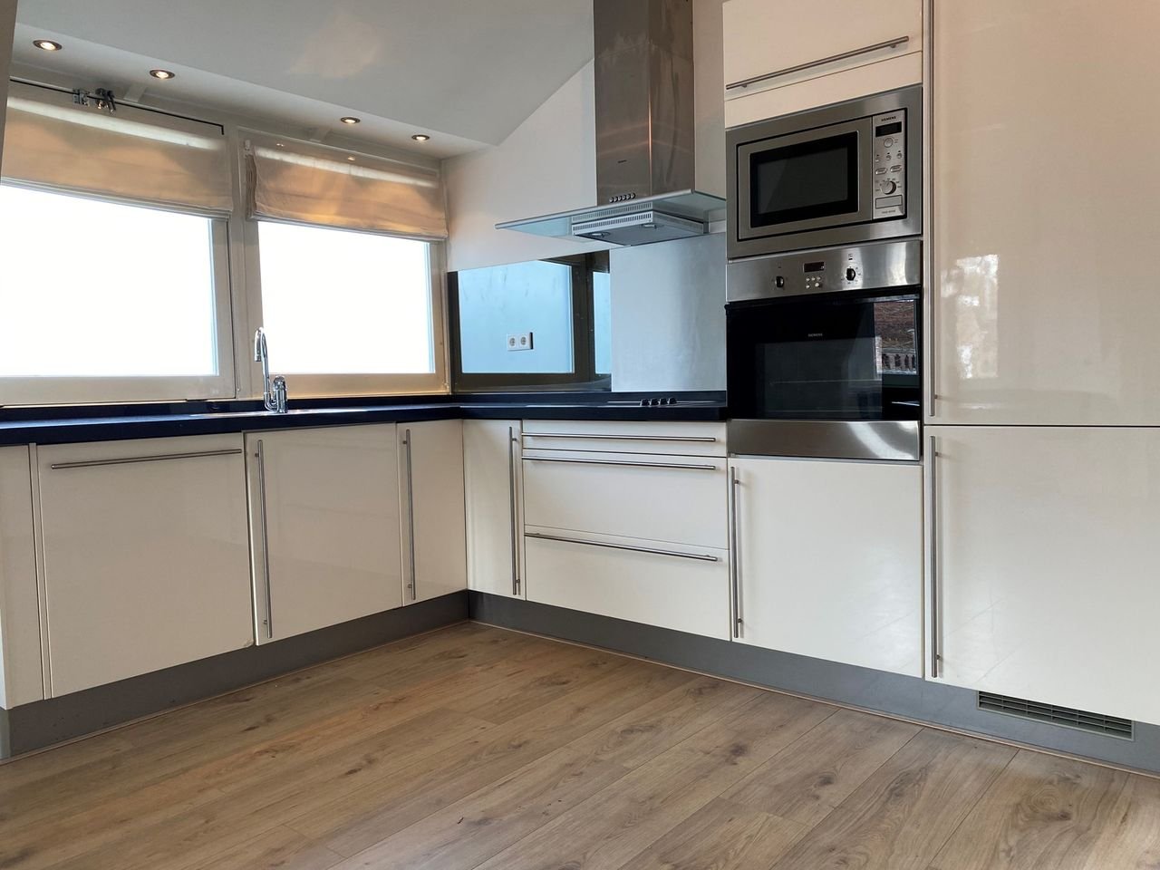 Gemeubileerde loft met dakterras - Afbeelding 8