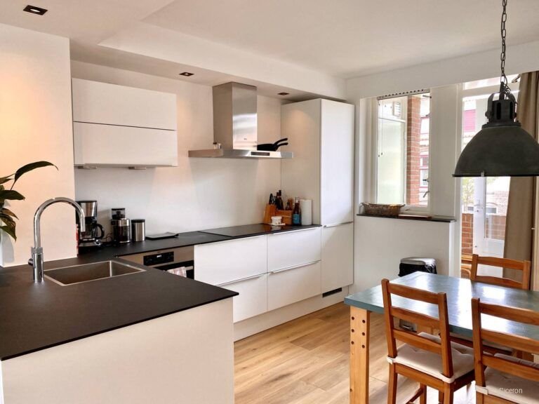 Lombok: Bovenwoning met 3 slaapkamers en balkon - Afbeelding 8