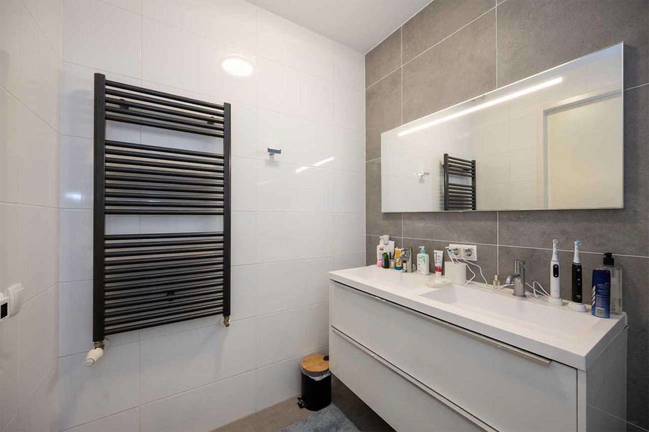 Licht hoekappartement met ruim terras - Afbeelding 15