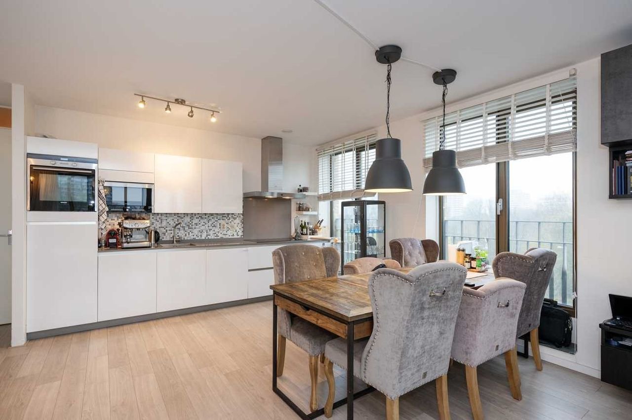 Licht hoekappartement met ruim terras - Afbeelding 2