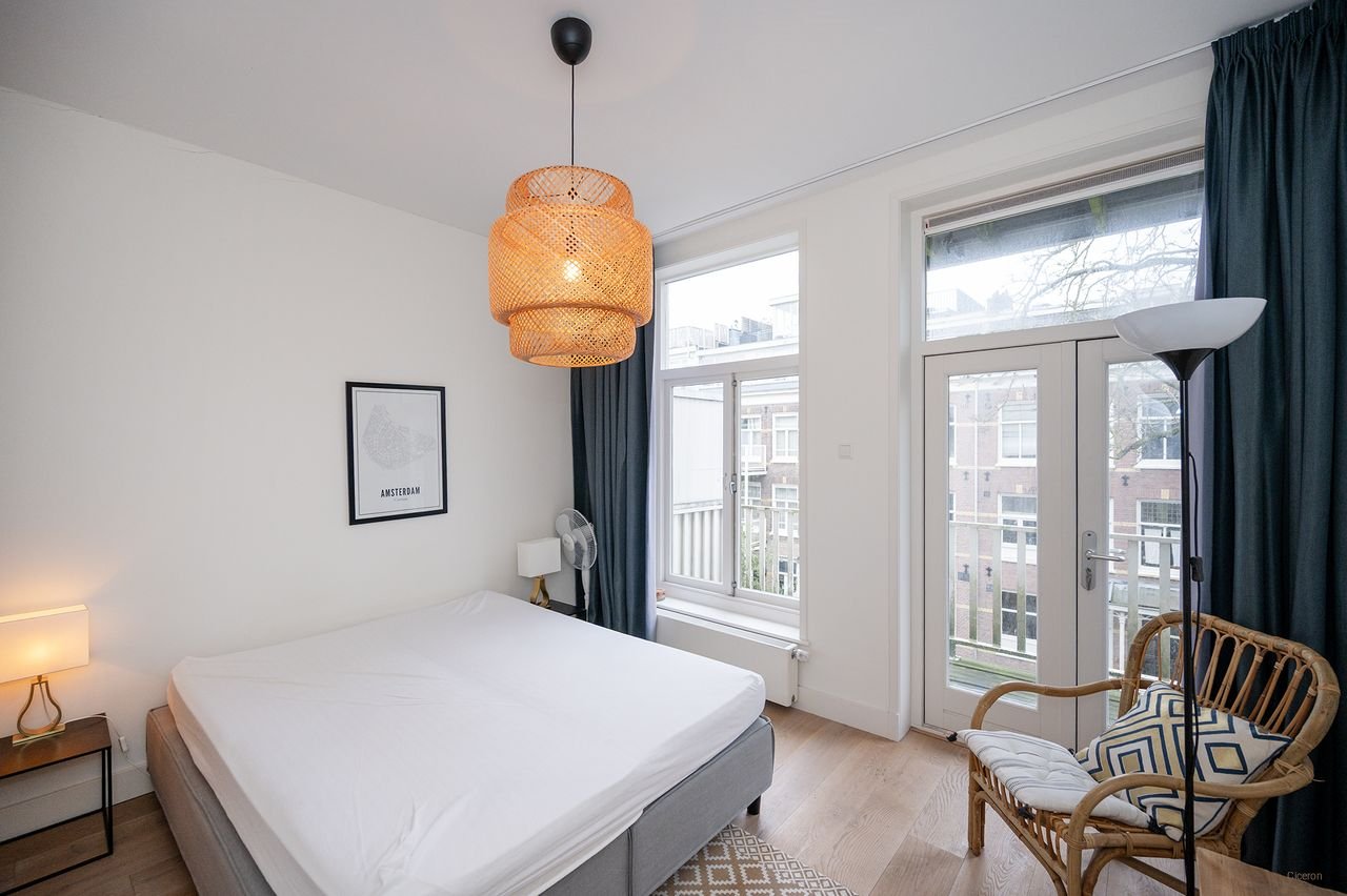 Licht appartement van 70m² bij de Amstel - Afbeelding 9