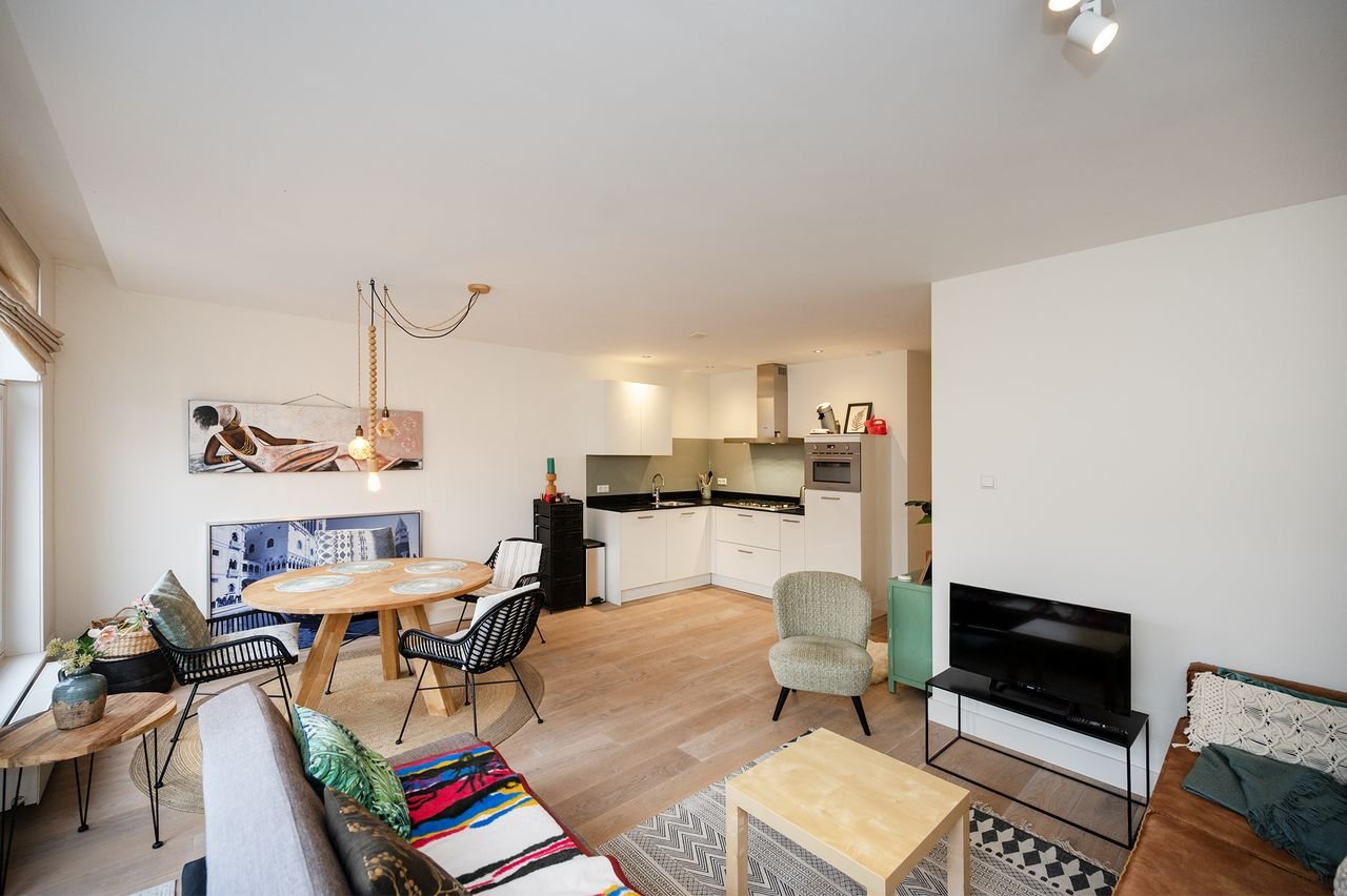 Licht appartement van 70m² bij de Amstel - Afbeelding 5