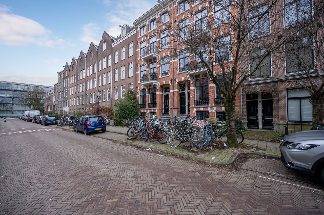 Licht appartement van 70m² bij de Amstel - Afbeelding 1