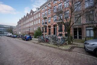 Licht appartement van 70m² bij de Amstel