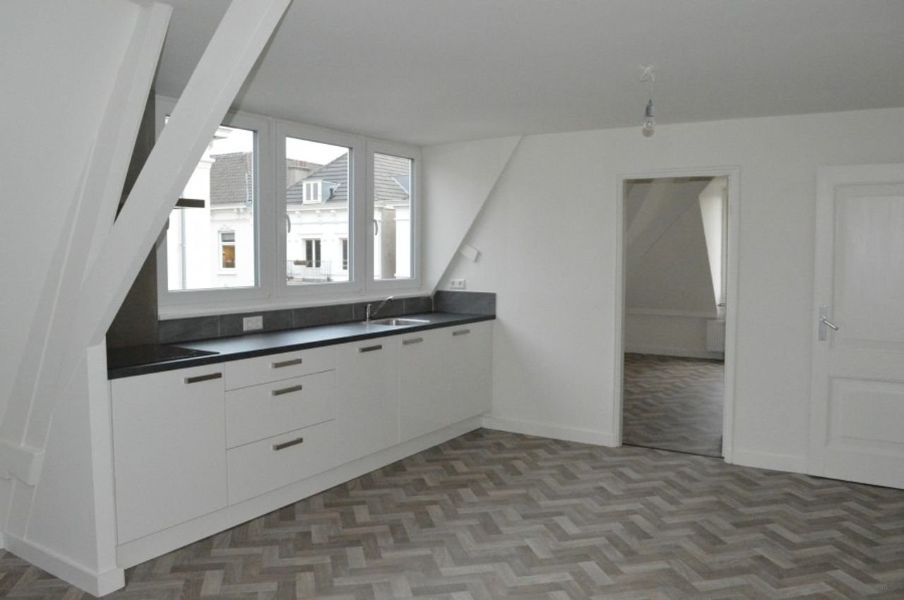 Karaktervol appartement in herenhuis - Afbeelding 2