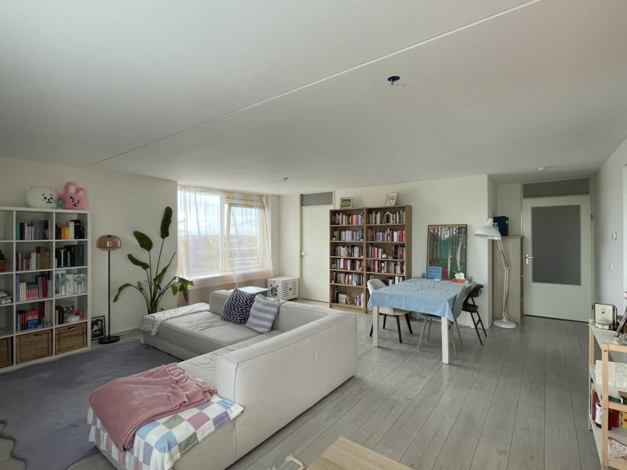 96 m2 appartement met balkon op 11 hoog - Afbeelding 2