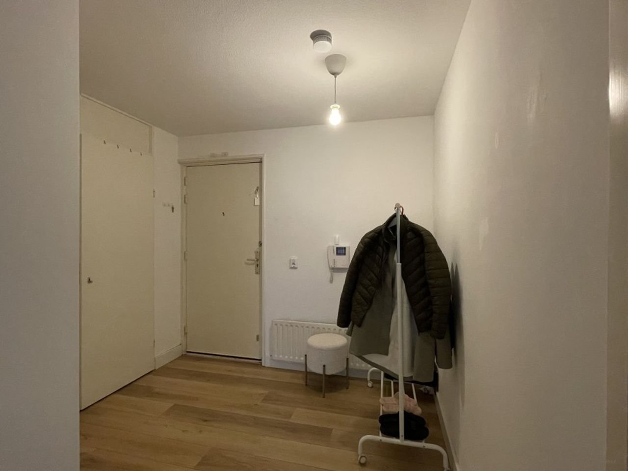 Bright 2-bedroom apartment in Diemen-Noord - Image 3