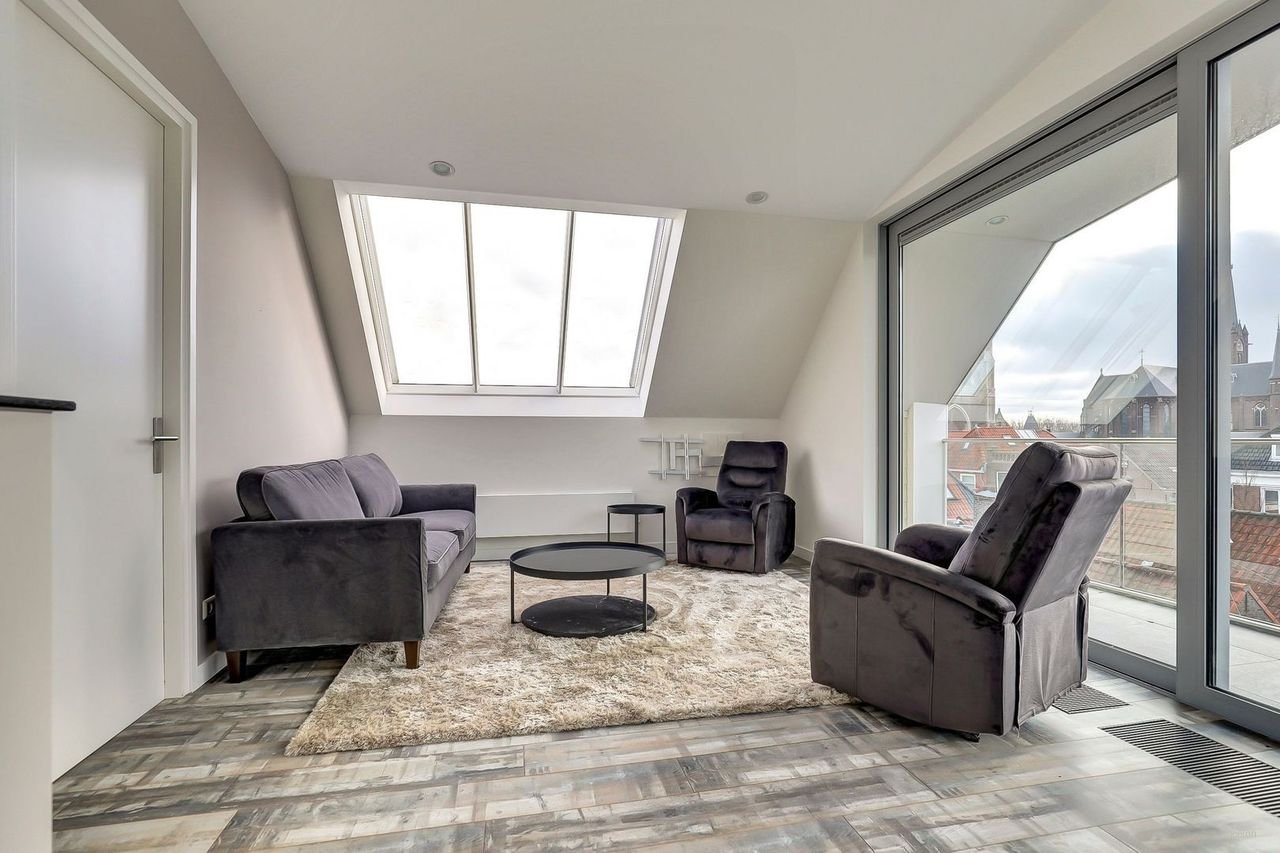 Modern penthouse with roof terrace in the heart of Delft - Image 10
