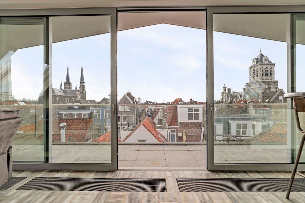Modern penthouse with roof terrace in the heart of Delft - Image 20