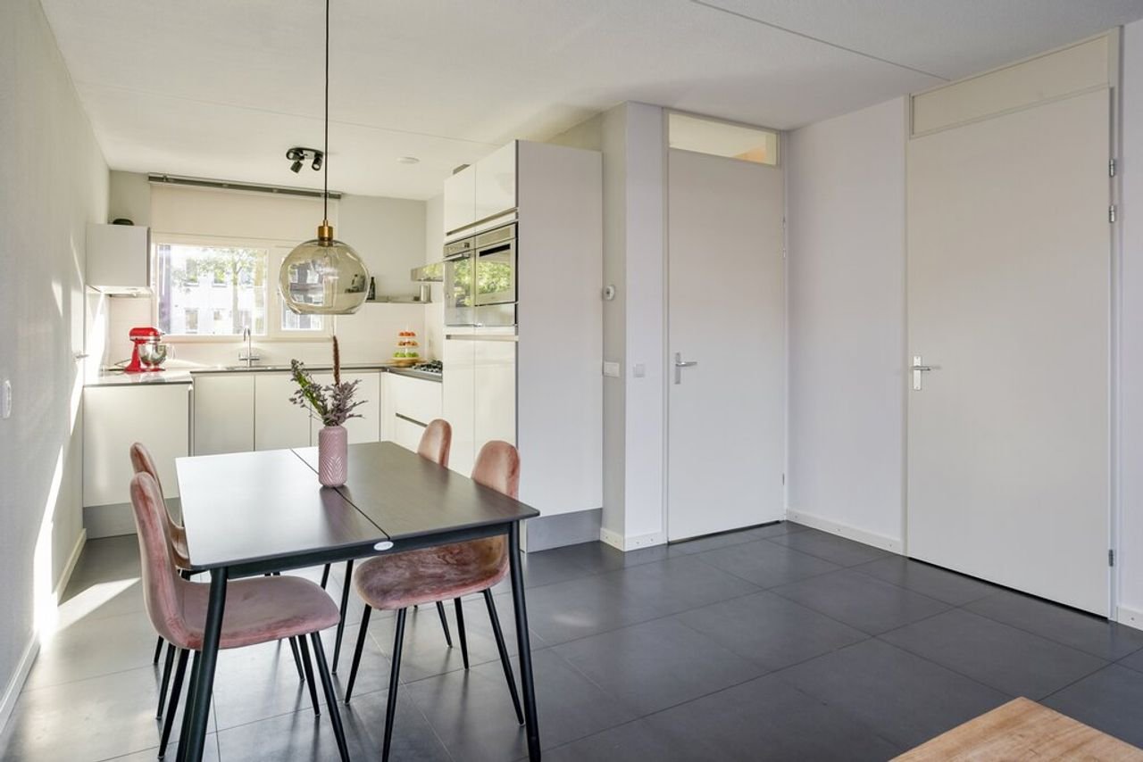 Modern huis met 4 slaapkamers en tuin in Rosmalen - Afbeelding 4