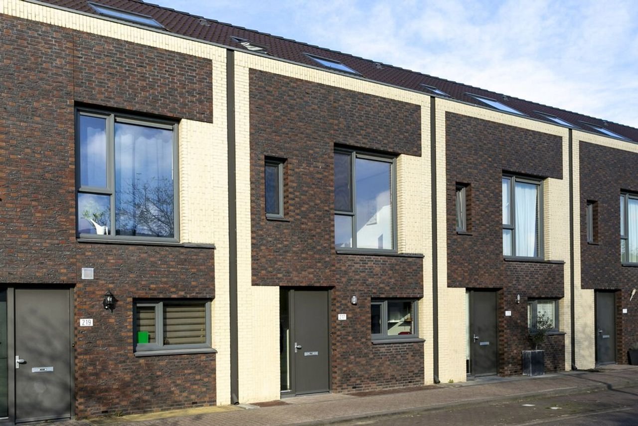 Modern huis met 4 slaapkamers en tuin in Rosmalen - Afbeelding 1