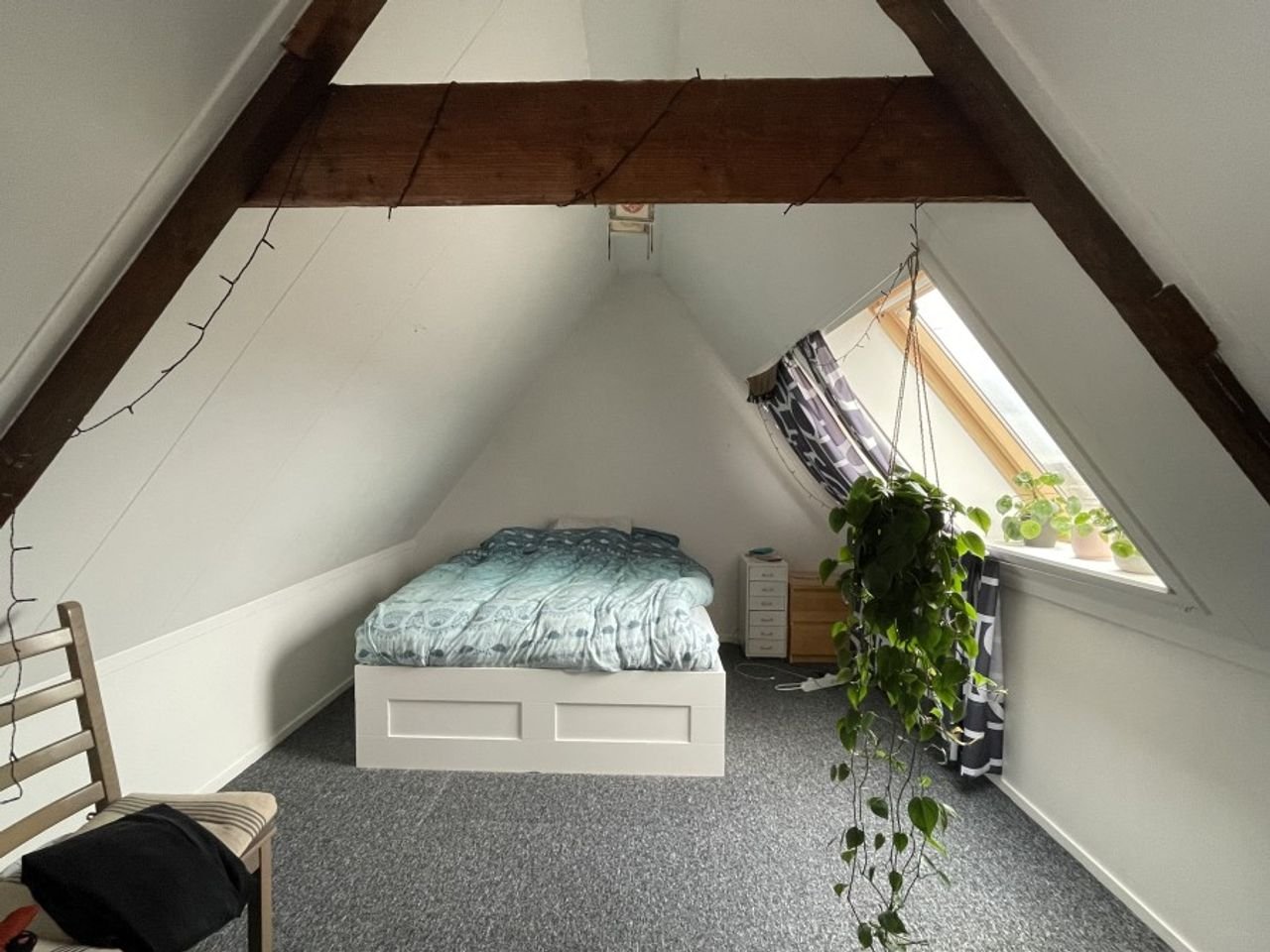 Studentenkamer (28 m²) met balkenplafond in Bottendaal - Afbeelding 3