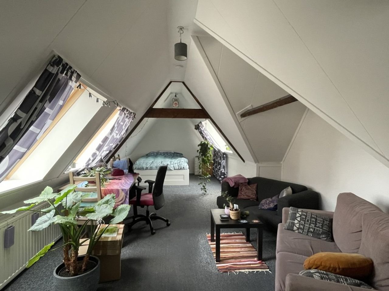 Studentenkamer (28 m²) met balkenplafond in Bottendaal - Afbeelding 2