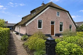 Vrijstaande woonboerderij in Lexmond