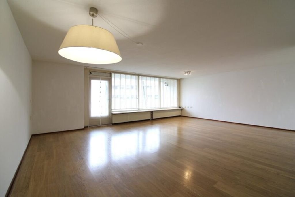 103 m² apartment with balcony - Image 3