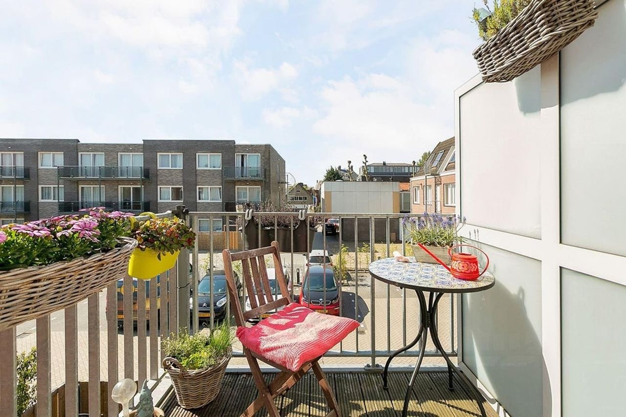 Hoofddorp Center: 2 rooms with private parking space - Image 7