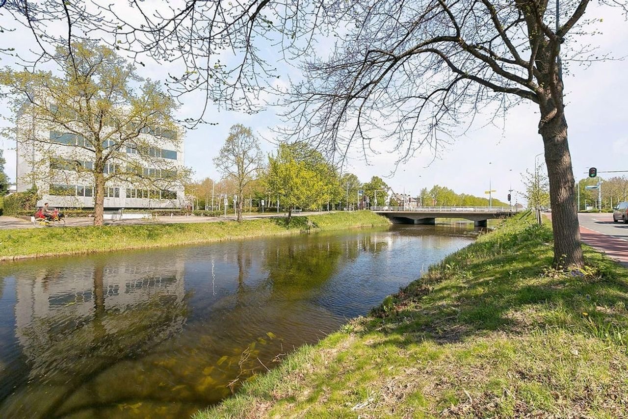 Hoofddorp Center: 2 rooms with private parking space - Image 17