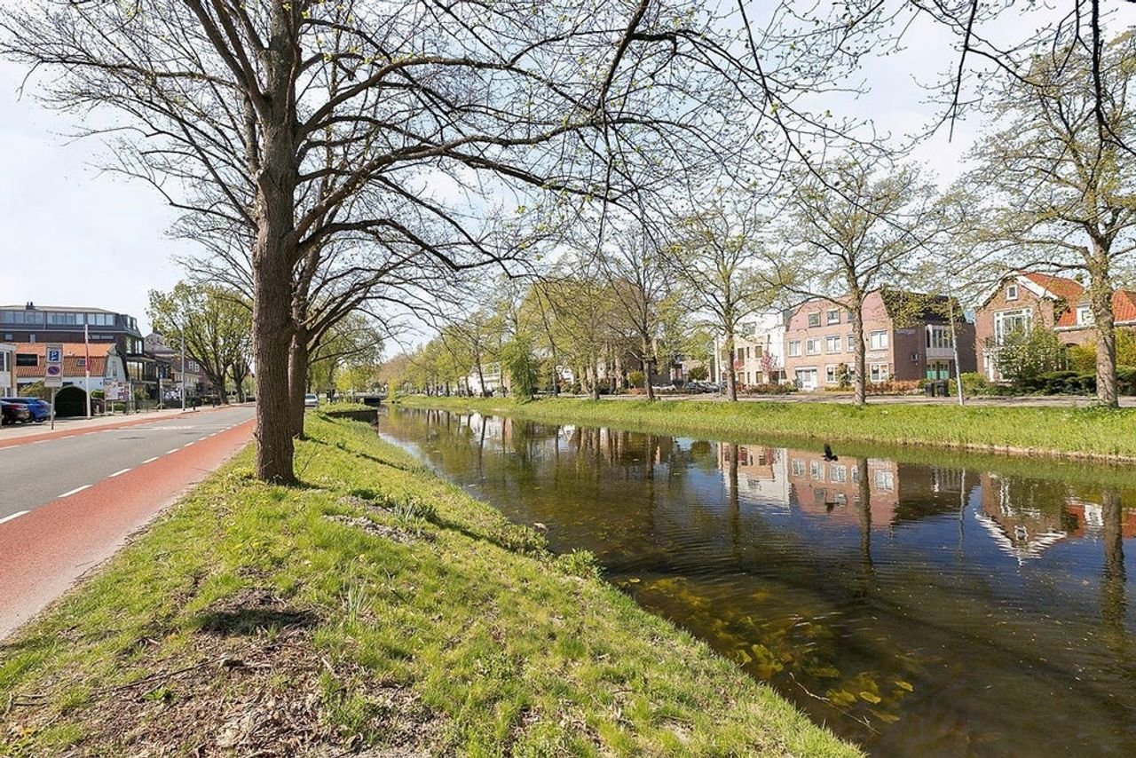 Hoofddorp Center: 2 rooms with private parking space - Image 16