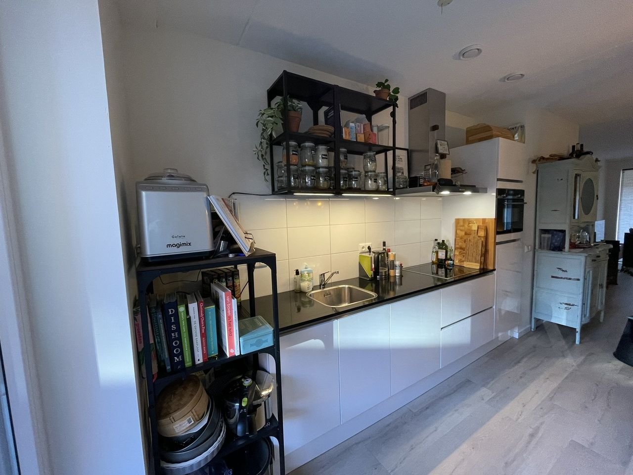 Modern 2-bedroom apartment at Park Meerland - Image 3