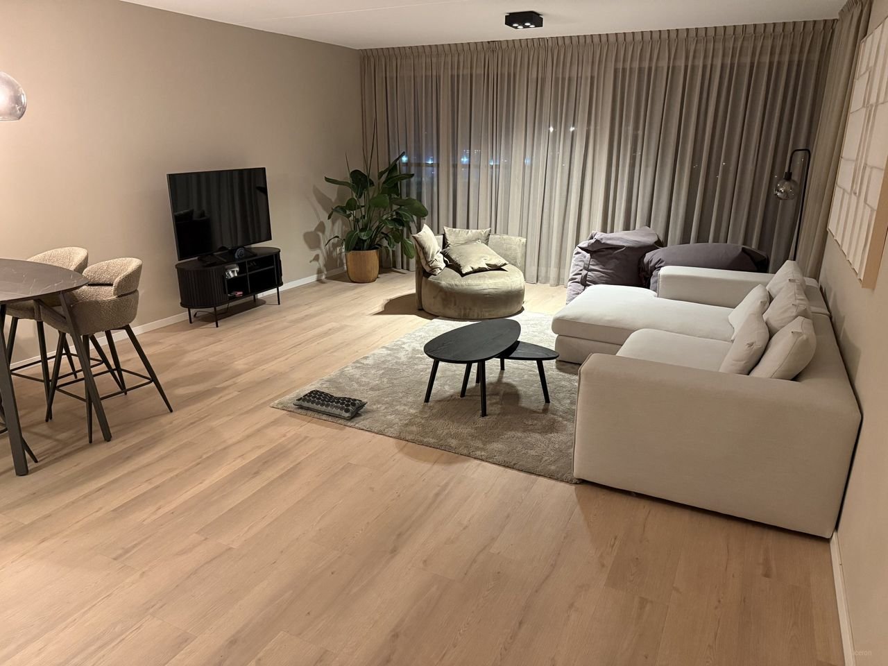 Modern 2-bedroom apartment in Meerrijk - Image 2