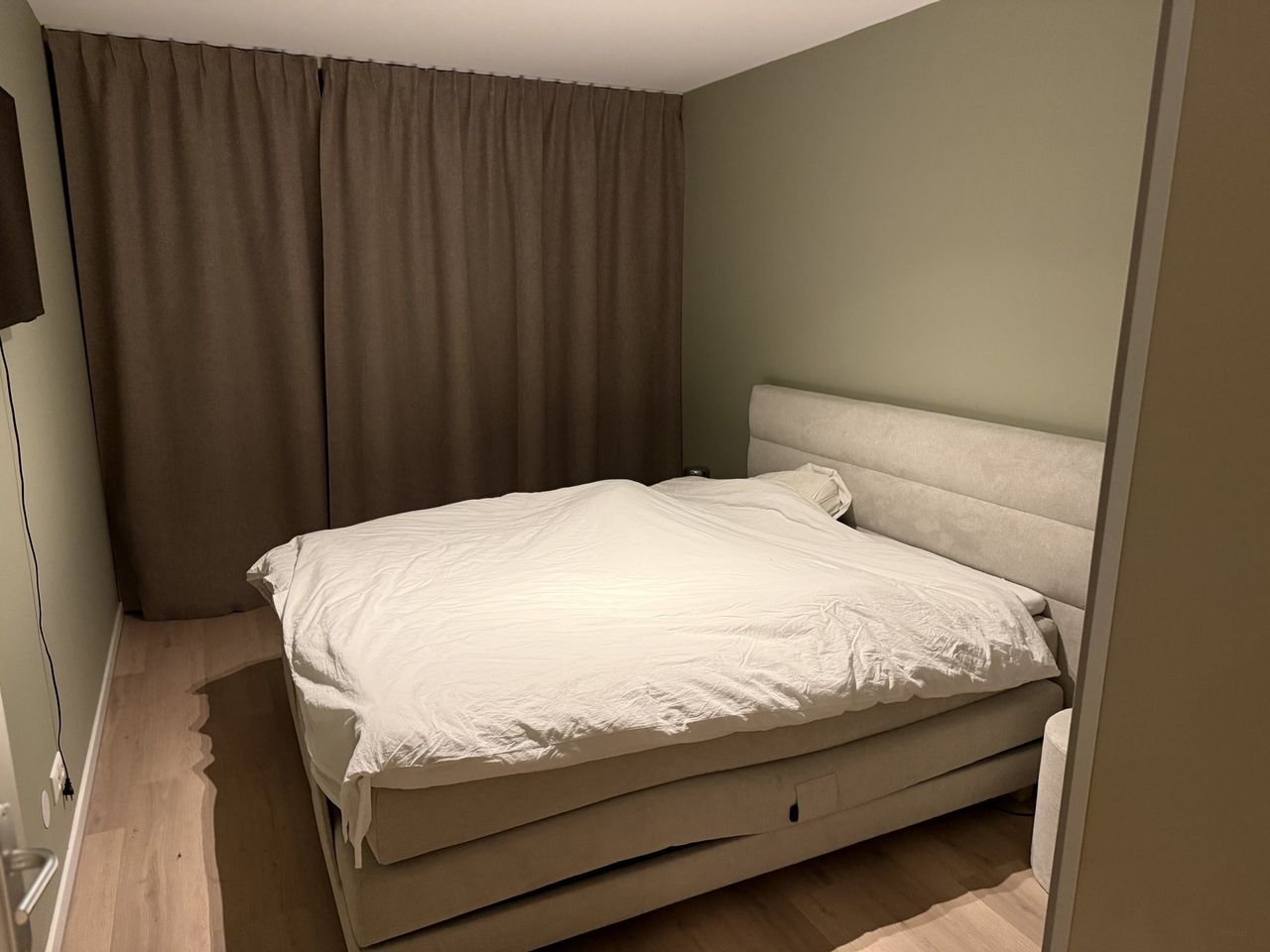 Modern 2-bedroom apartment in Meerrijk - Image 4