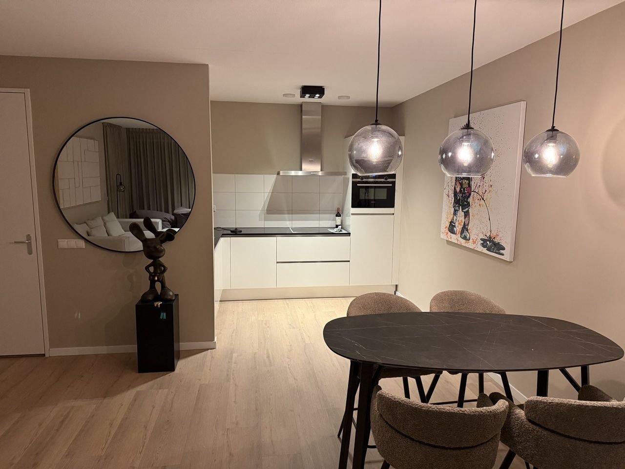 Modern 2-bedroom apartment in Meerrijk - Image 3