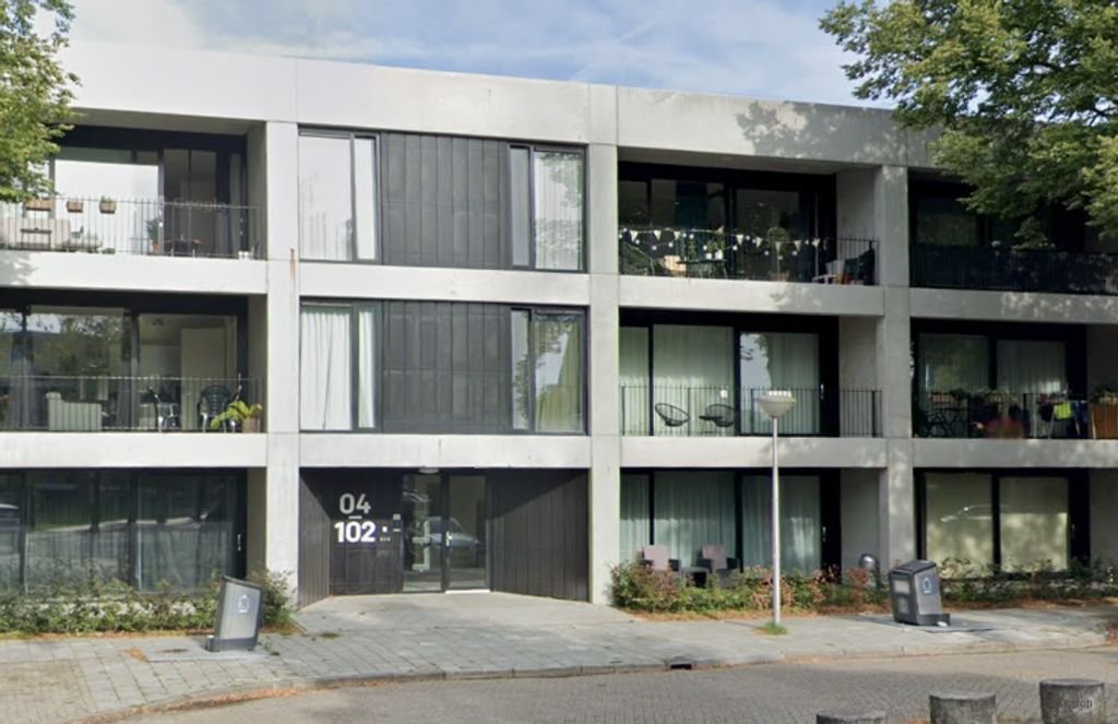 Modern apartment with terrace - Image 1