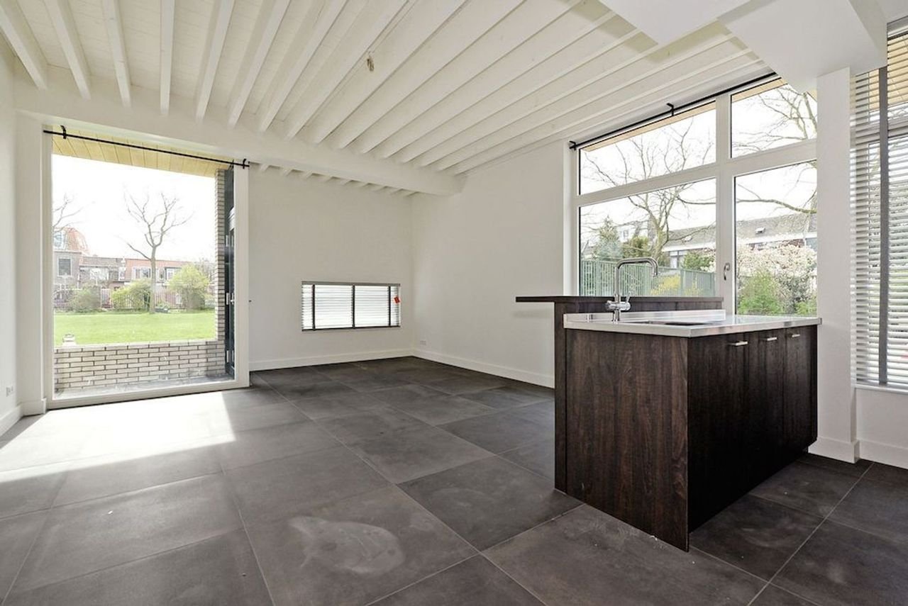 Corner house with roof terrace in Hof van Delft - Image 11