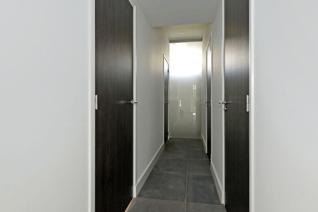 Corner house with roof terrace in Hof van Delft - Image 9