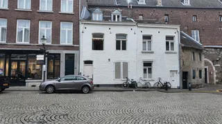 Monumental house for 3 friends