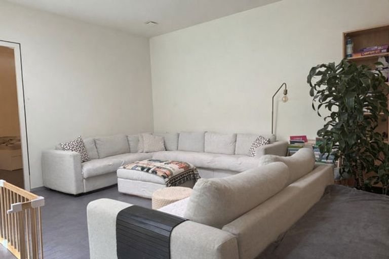 107m² ground floor with private garden - Image 3