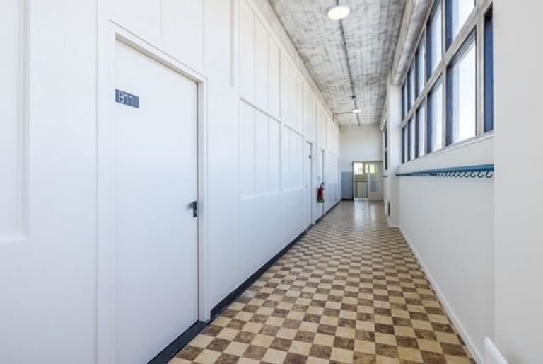 Studio in schoolgebouw bij Groene Loper - Afbeelding 3