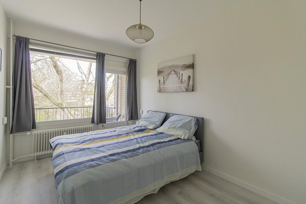 Bright apartment with a sunny balcony - Image 15