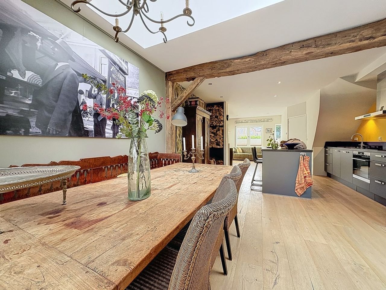 Atmospheric home with garden and wood-burning stove - Image 8